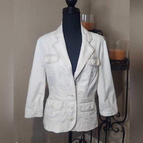 White House Black Market Jackets & Blazers - White House Black Market‎ Women's Off White Fitted Jacket